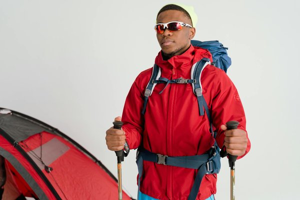 Où trouver les plus beaux sentiers de randonnée pour découvrir les paysages spectaculaires du Parc National de Torres del Paine, Chili?